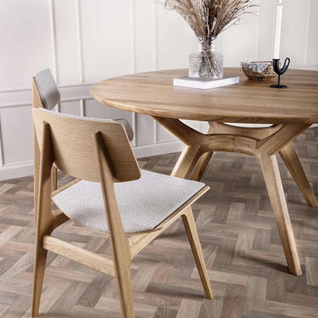 AMELIA Round  Solid Wood Dining Table - Danish Design - Kristensen Kristensen | Milola
