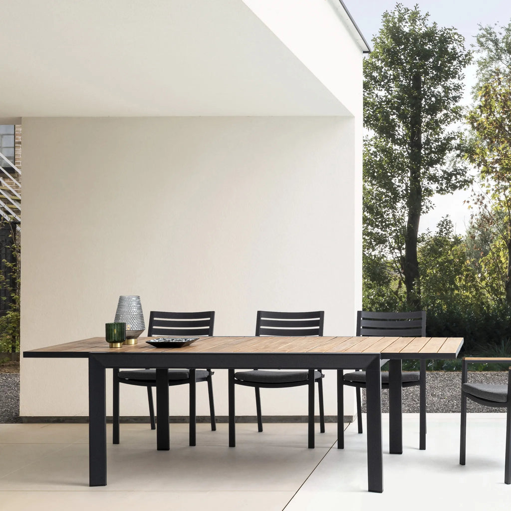 BELMAR Extendable Outdoor Dining Table in Charcoal Grey - Bizzotto | Milola
