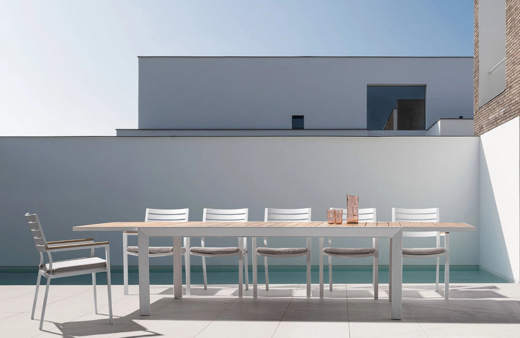 BELMAR Extendable Outdoor Dining Table in White by Pool- Bizzotto | Milola