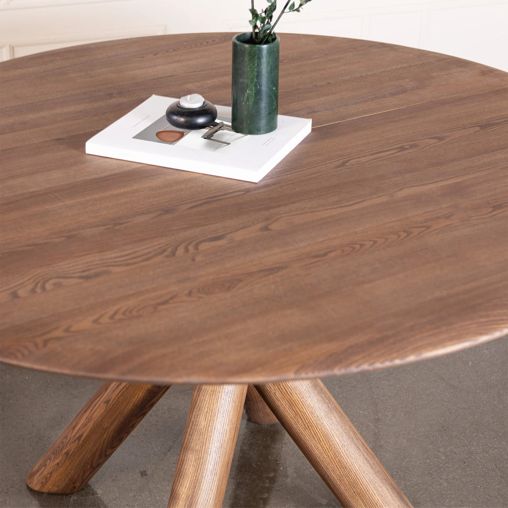 MUHLE Round Dining Table in Mocca Brown Oiled Ash - Kristensen | Milola