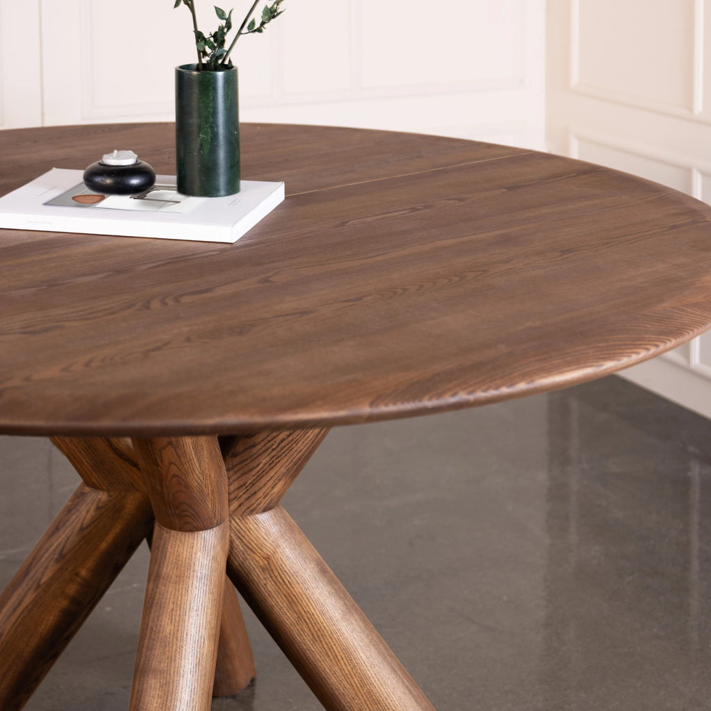 MUHLE Round Extendable Dining Table in Mocca Brown Oiled Ash - Kristensen | Milola