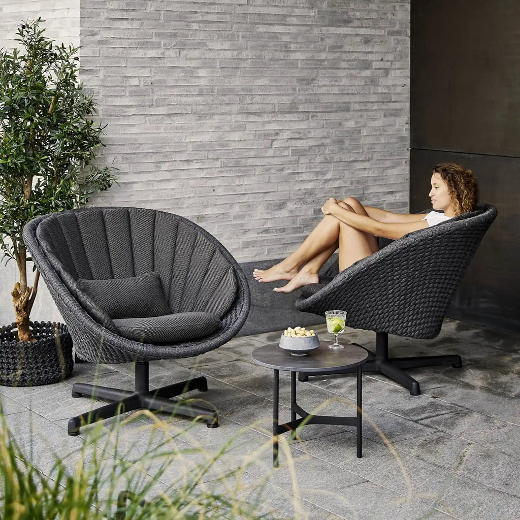 PEACOCK - Outdoor Lounge Chair - Aluminium Base - CaneLine | Milola