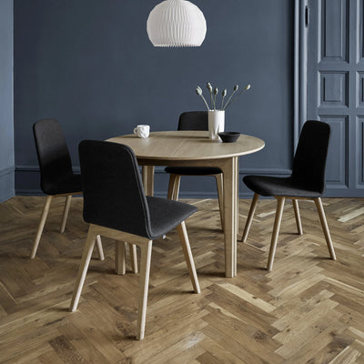 Skovby #111 Extendable Round Dining Table in Oak Lacquer - Skovby | Milola