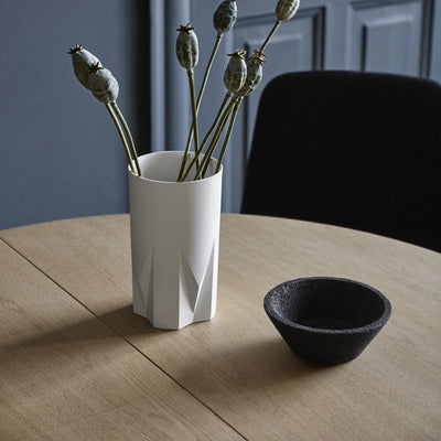 Skovby #111 Extendable Round Dining Table in Oak Lacquer - Skovby | Milola