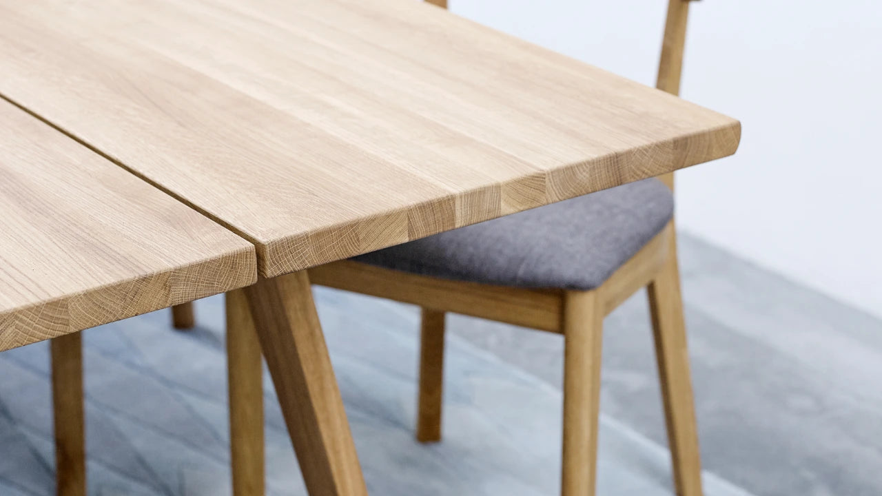 Amelia Wood Extendable Dining Table - Milola.ch