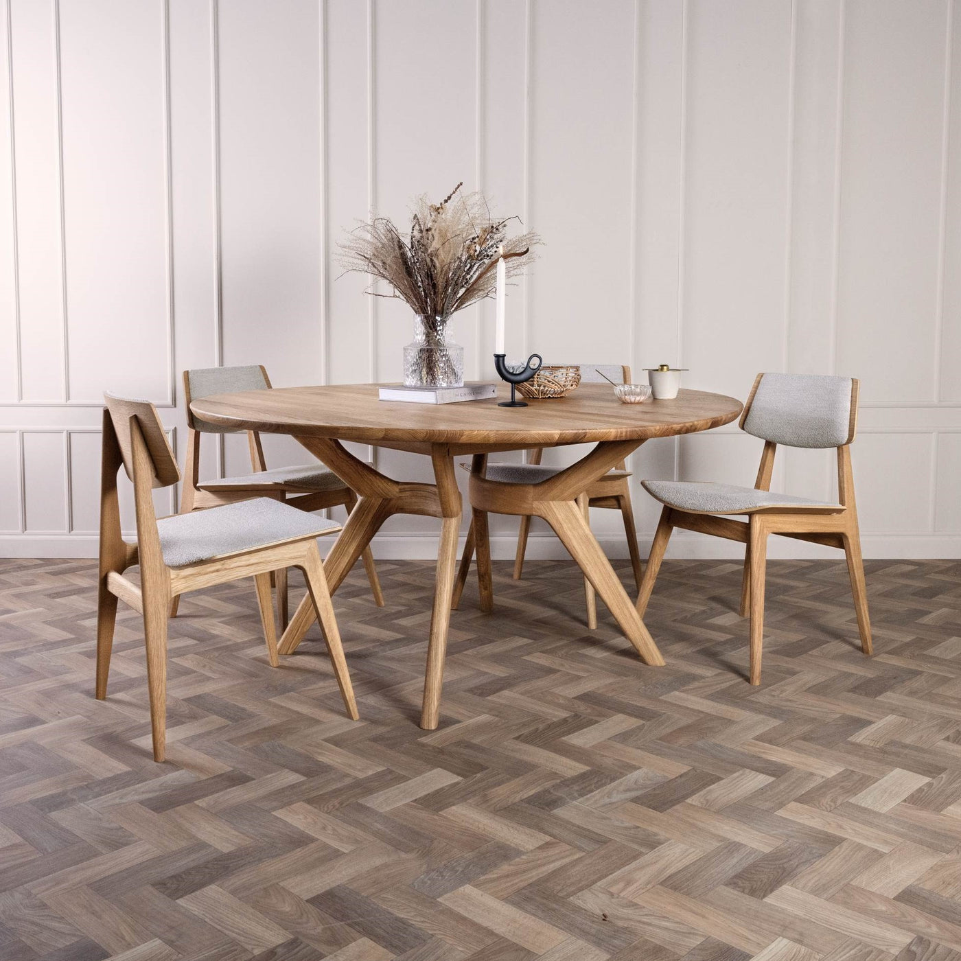 AMELIA Round Extendable Dining Table / Table Ronde Extensible / Esstisch Rund Ausziehbar / Milola Switzerland