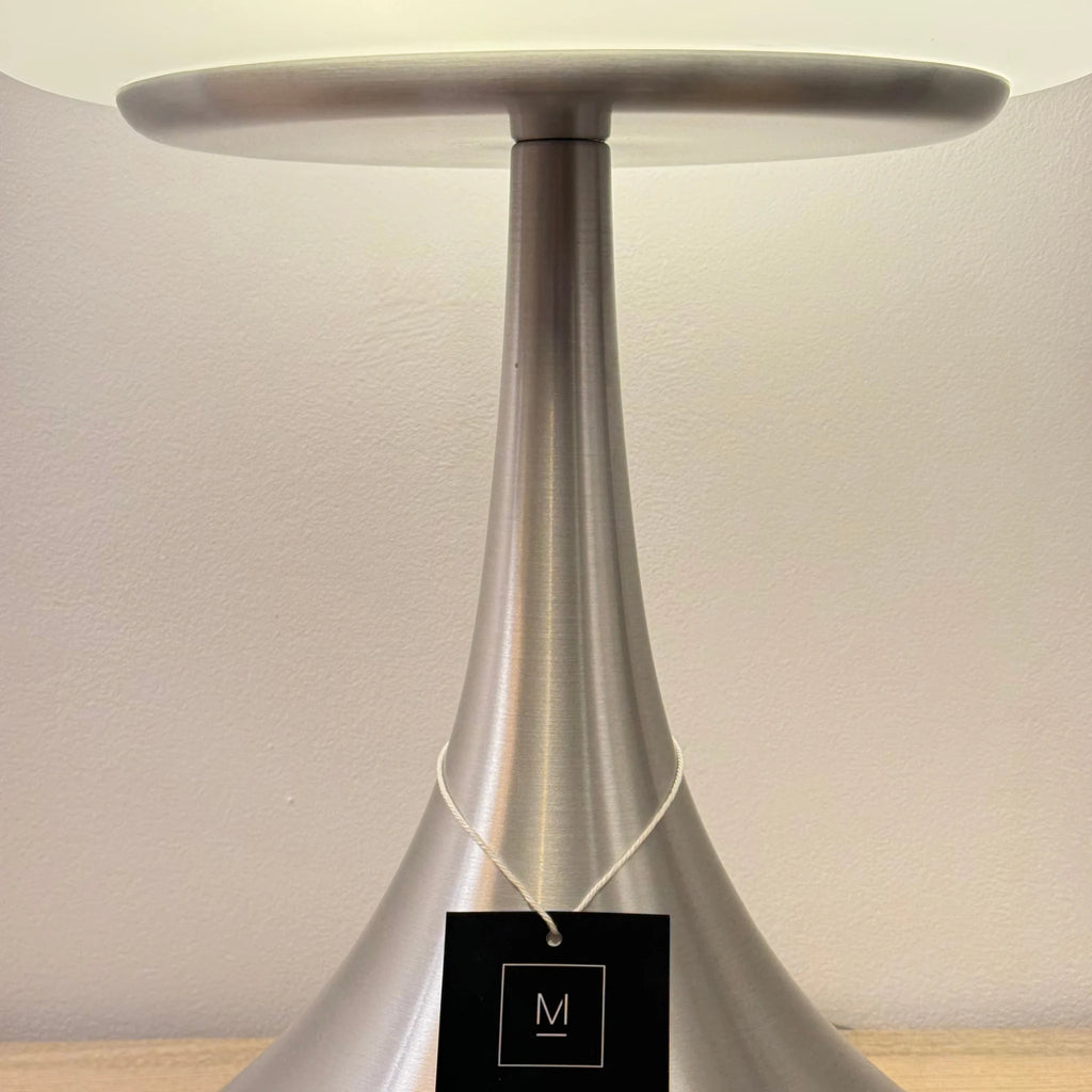 ANCILLA Stahllampe mit weißem Glas - OUTLET