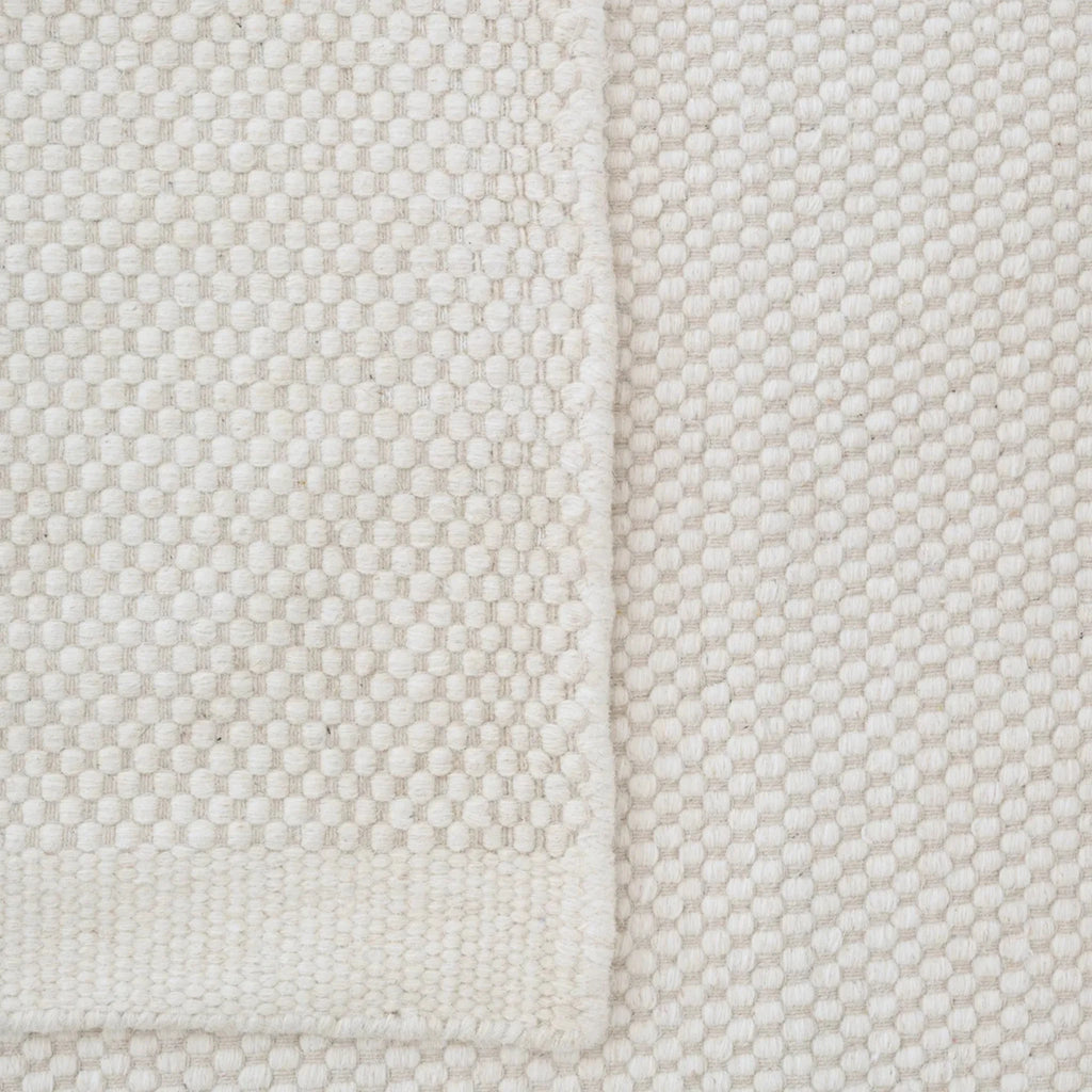 ASKO - White Rug - Minimalist Interior Design - Linie Design | Milola