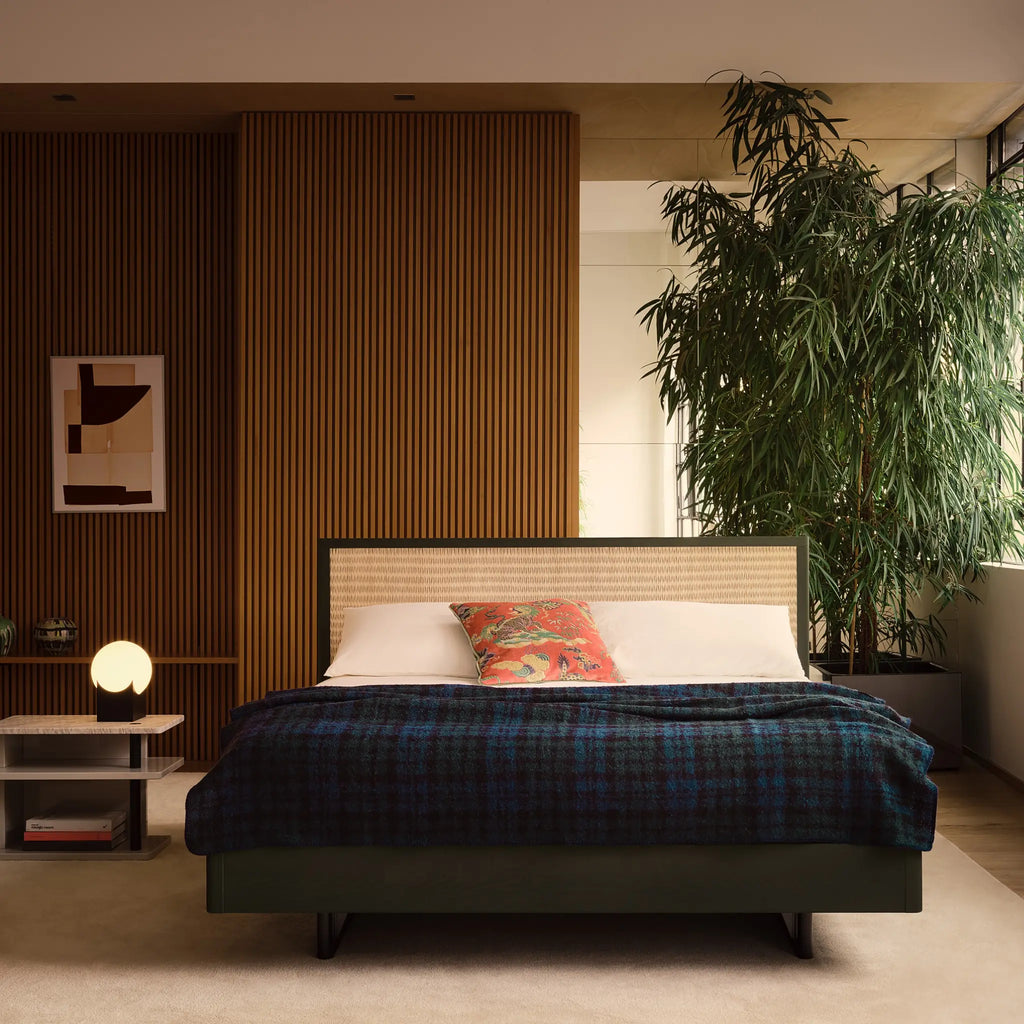 AWASE Wooden Bed - Woven Headboard Bed in Verde Ginepro - Bolzan | Milola