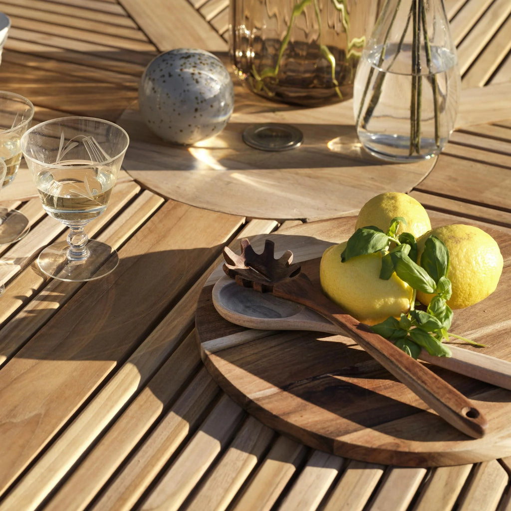 CIRCUS - Round Outdoor Dining Table - Teak - Lifestyle - Brafab | Milola