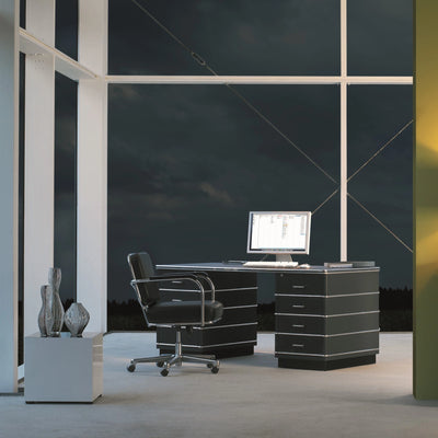 CLASSIC LINE Metal Desks in Jet Black - Modern Office Furniture - Müller | Milola