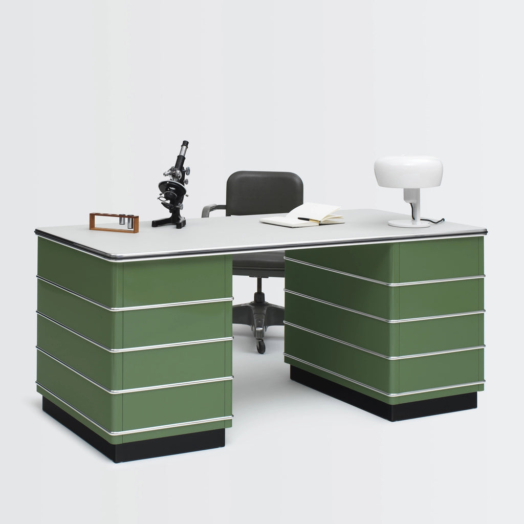CLASSIC LINE Metal Desks in Reseda Green - Modern Office Furniture - Müller | Milola