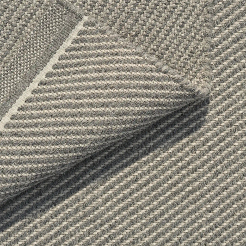 DAWN LIGHT Rug in Grey/White - Linie Design | Milola
