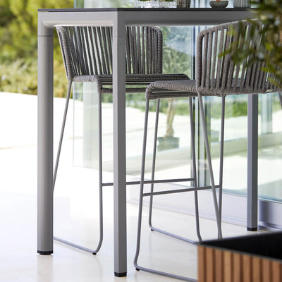 DROP Outdoor Bar Table in Taupe With Fossil Black Top - Cane-Line | Milola