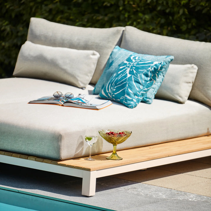EVORA High-Quality Outdoor Daybed with Teak - SUNS | Milola