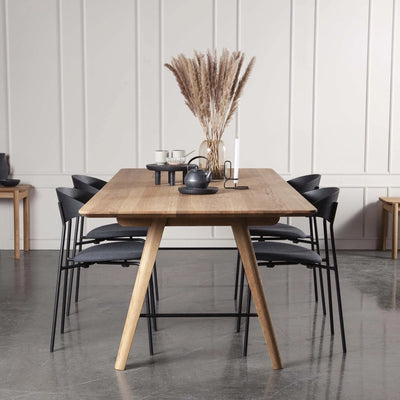 FRANKLIN Solid Wood Extendable Dining Table in Natural Oiled Oak - Nordic Furniture - Kristensen Kristensen | Milola