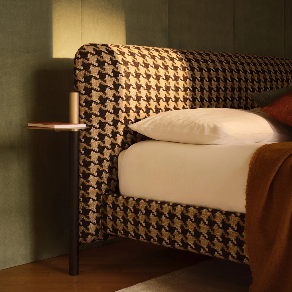 FLAG - Upholstered Bed - Elegant Italian Design - Bolzan | Milola