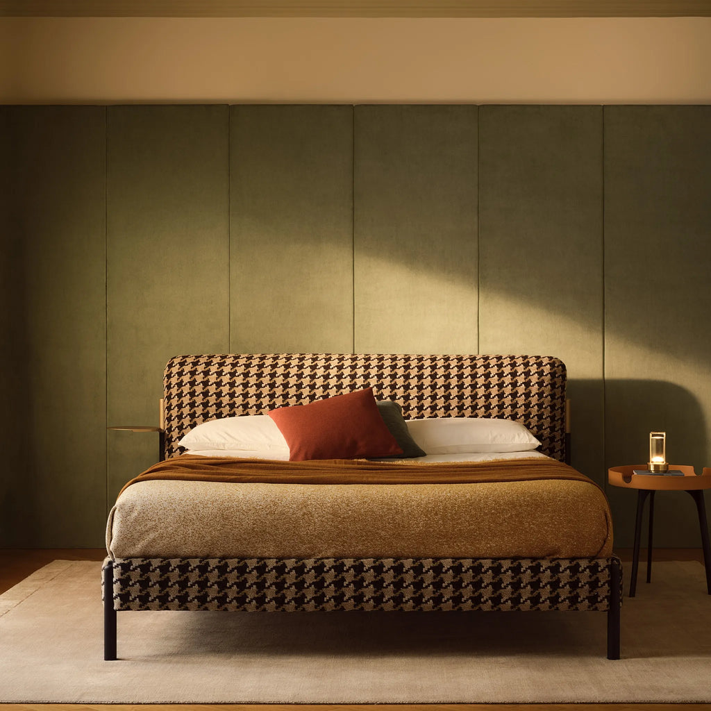 FLAG - Upholstered Bed - Elegant Italian Design - Bolzan | Milola