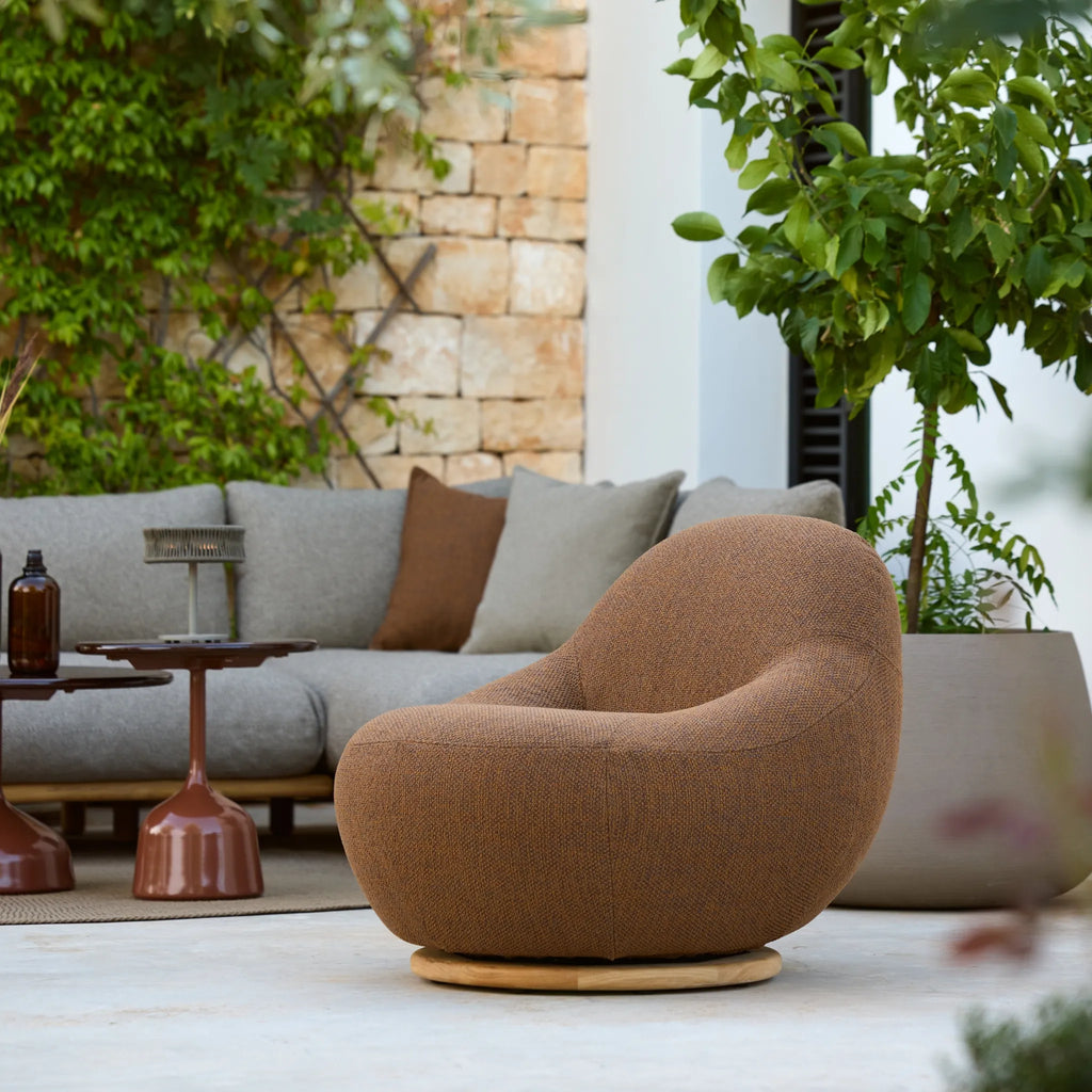 GEM Outdoor Lounge Chair in Umber Brown - Cane-Line | Milola