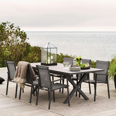 HILLMOND - Extendable Outdoor Dining Table in Black Matt - Lifestyle -  Brafab | Milola