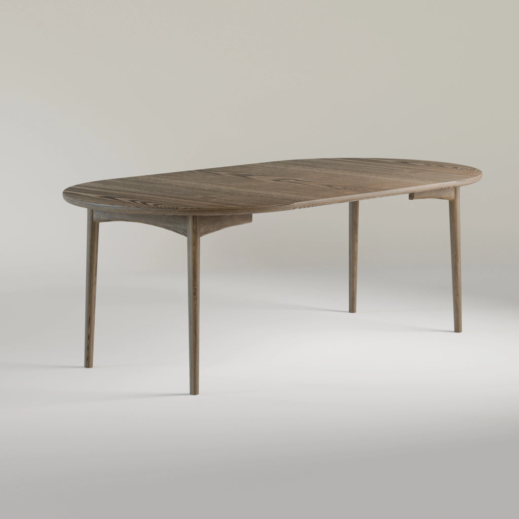 KLASSI Round Extensible Dining Table in Antique Brown Oiled Oak - Kristensen | Milola