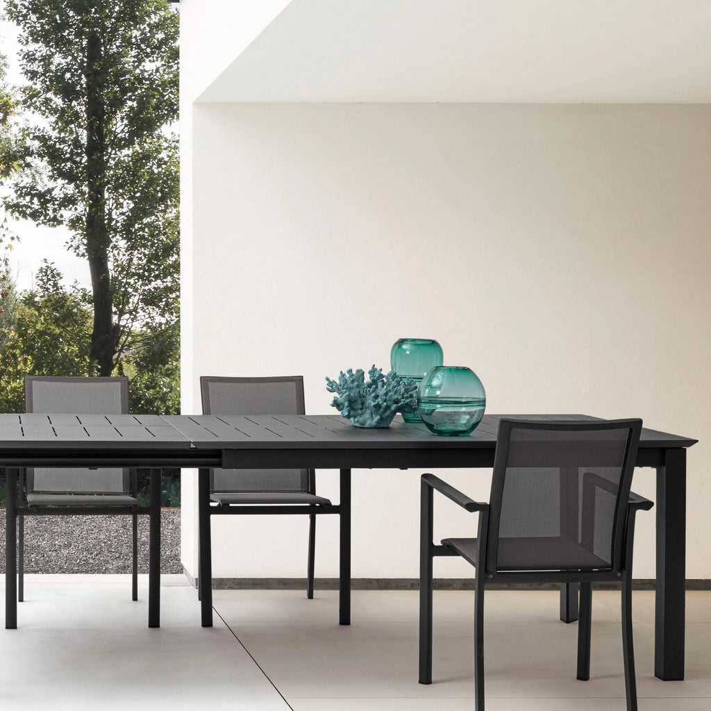 KONNOR Outdoor Extendable Dining Table Set in Charcoal -Bizzotto | Milola