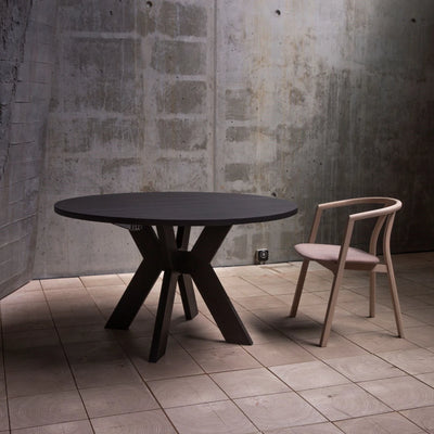 MONOGRAM Solid Wood Round Extendable Dining Table - Kristensen Kristensen | Milola
