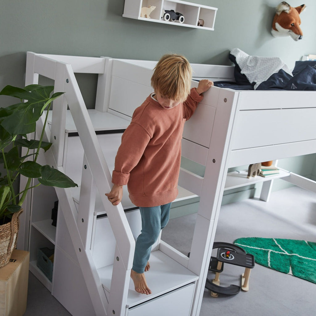 SEMI-HIGH Bed with Stepladder in White - Lifetime Kidsrooms | Milola