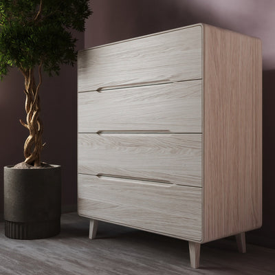 Lys Chest of Drawers