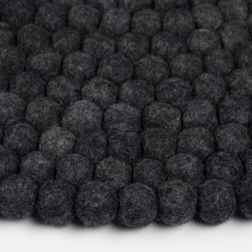 HUGO Felt Ball Round Rugs - MyFelt | Milola