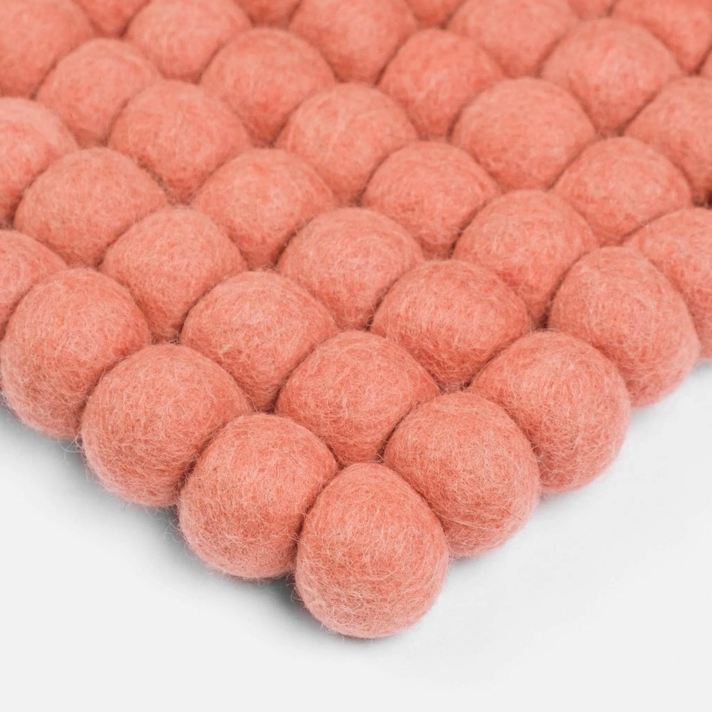 LEA Felt Ball Rectangle Rug in Pink - MyFelt | Milola