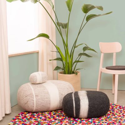 ALWIN Felt Pebble Pouf - Minimalist Design - Myfelt | Milola