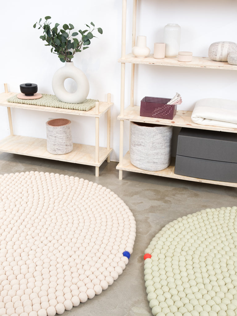 BEIGE BIG ONE Round Felt Ball Rugs