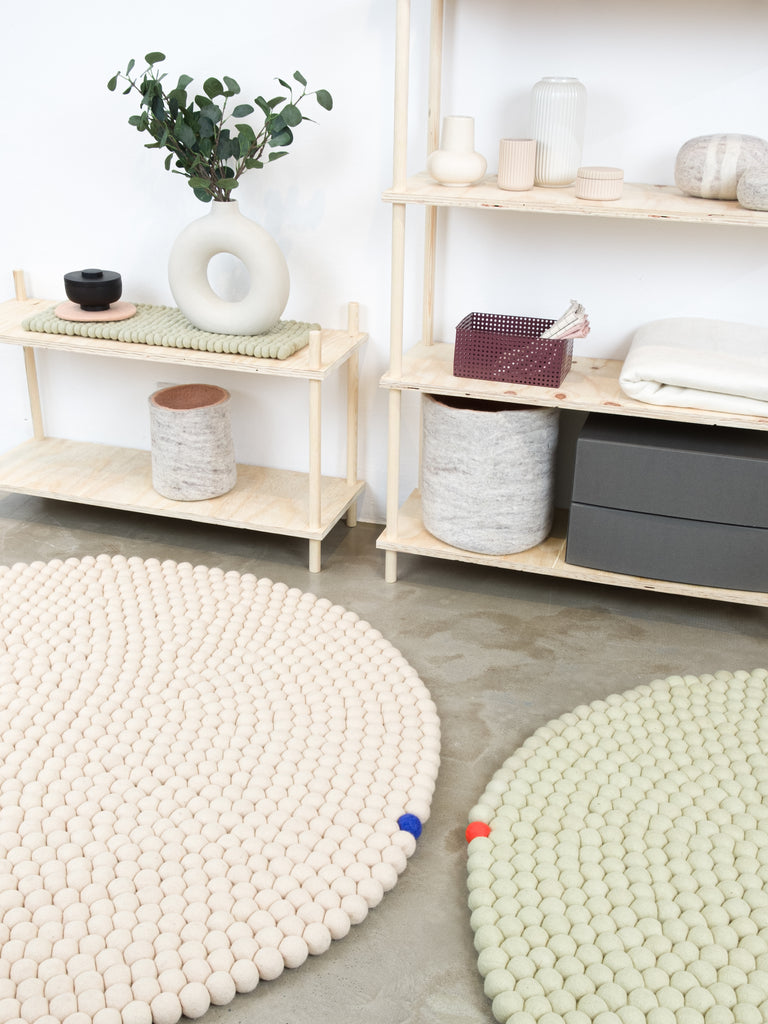 GREEN-BEIGE Big One Round Felt Ball Rugs