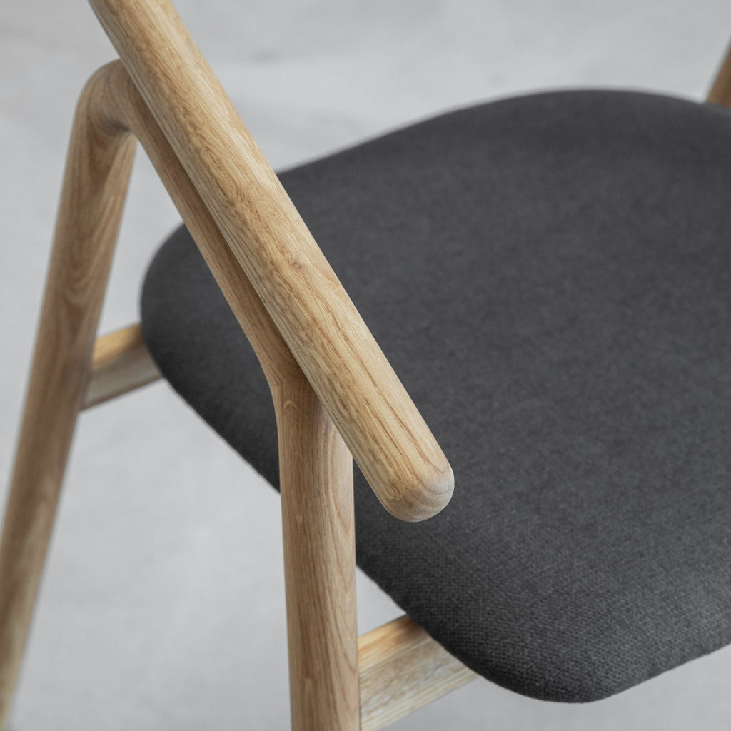 VEIFA-Minimalist Dining Chair - Kristensen Kristensen | Milola