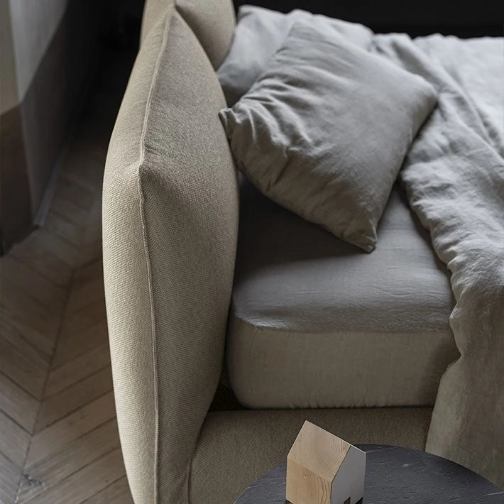 VENUS - Upholstered Bed - Elegant Design - Bolzan | Milola